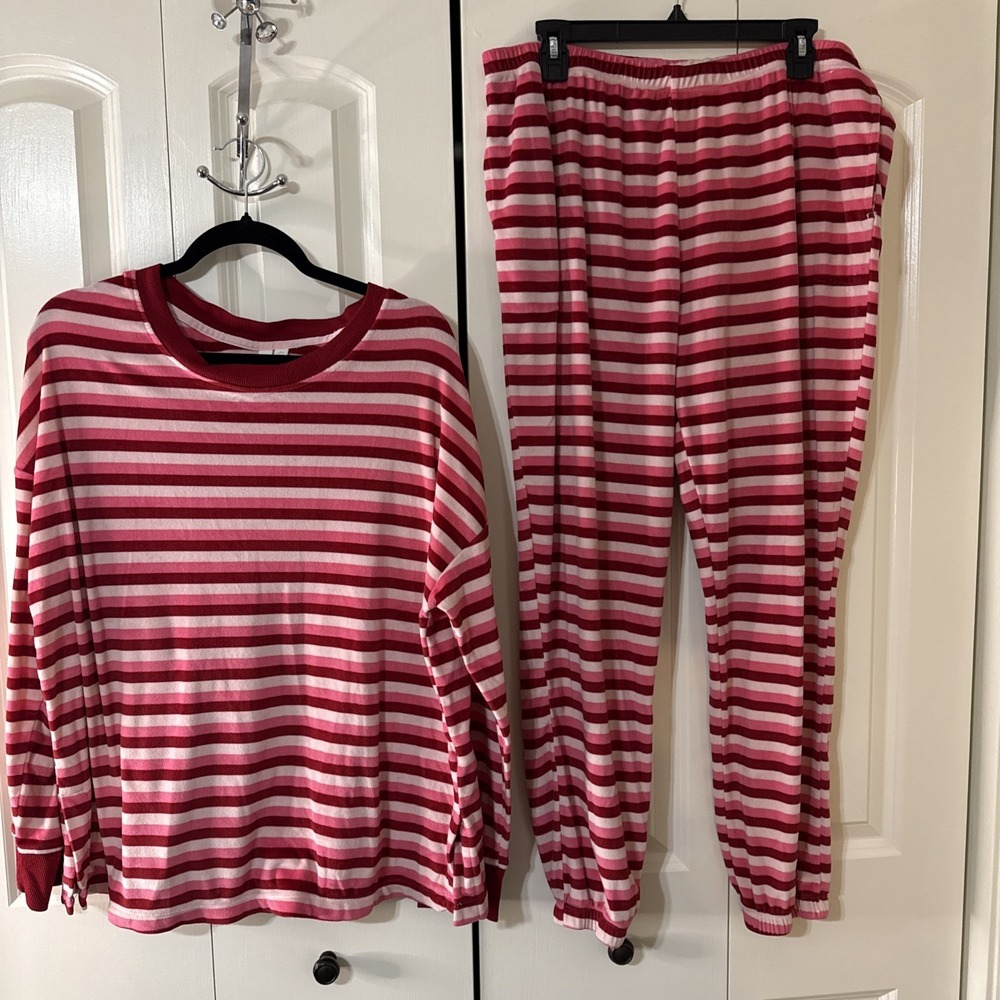 Joy Spun Women's Pajama PJ Pant Set Size XL Holiday Candy Cane Stripe Velour